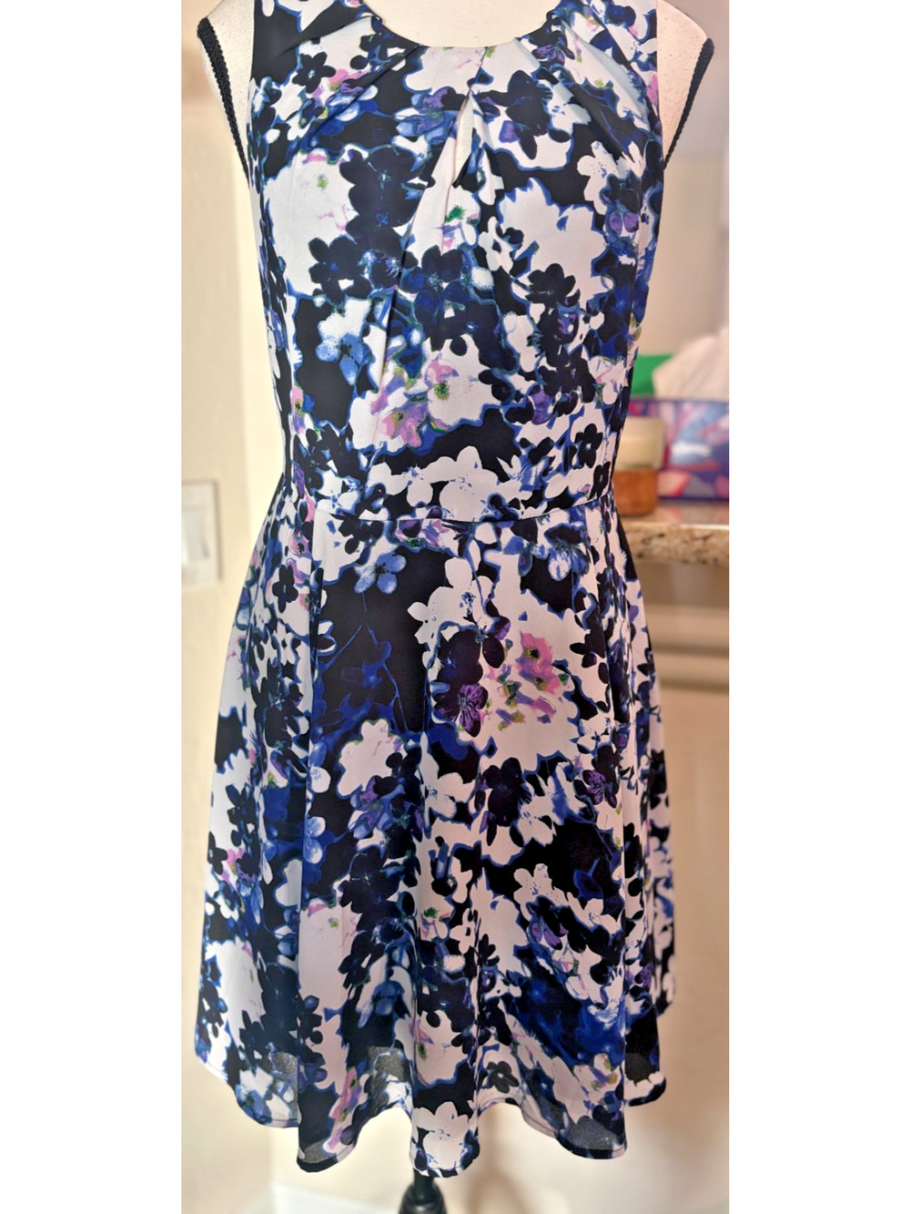 Express 8 Black White Blue Floral Sleeveless Fit and Flare Shift Mini Dress
